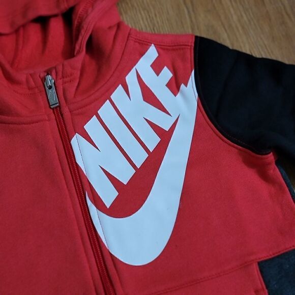 Nike Sportswear NSW Jacket Hoodie Black Red White Club Fleece Unisex Kids Size 7 - Picture 2 of 8